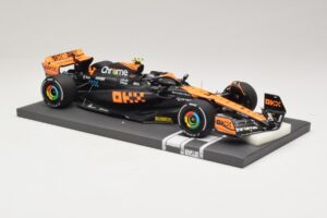 McLaren MCL60 #4 L. Norris 2nd Place Singapore GP 2023 Minichamps 1:18 537233404 Смола — снимка 4 от 7