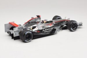 McLaren MP4/21 #3 K. Raikkonen 2006 Minichamps 1:18 530061803 Смола — снимка 2 от 7