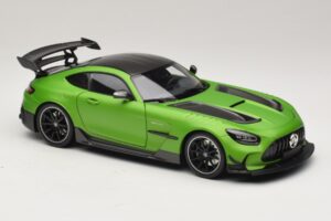 Mercedes AMG GT Black Series C190 Matt Green Metallic Minichamps 1:18 110032022 Метал — снимка 6 от 8