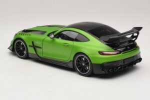 Mercedes AMG GT Black Series C190 Matt Green Metallic Minichamps 1:18 110032022 Метал — снимка 7 от 8