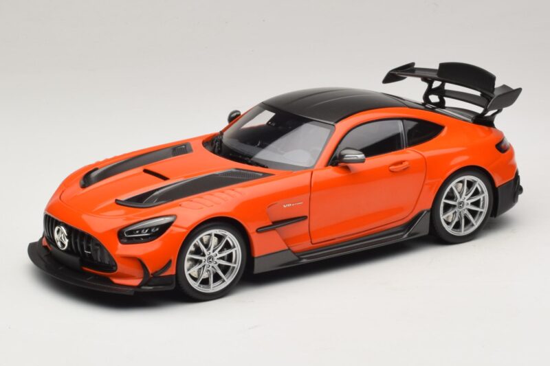 Mercedes AMG GT Black Series C190 Оранжев със Сребърни Джанти Minichamps 1:18 110032024 Метал