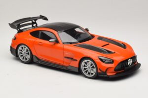 Mercedes AMG GT Black Series C190 Оранжев със Сребърни Джанти Minichamps 1:18 110032024 Метал — снимка 6 от 8