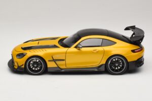 Mercedes AMG GT Black Series C190 Solarbeam Yellow Metallic Minichamps 1:18 110032021 Метал — снимка 4 от 8