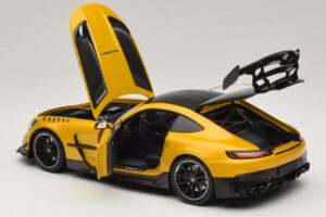 Mercedes AMG GT Black Series C190 Solarbeam Yellow Metallic Minichamps 1:18 110032021 Метал — снимка 5 от 8