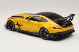 Mercedes AMG GT Black Series C190 Solarbeam Yellow Metallic Minichamps 1:18 110032021 Метал — снимка 7 от 8