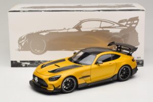 Mercedes AMG GT Black Series C190 Solarbeam Yellow Metallic Minichamps 1:18 110032021 Метал — снимка 8 от 8