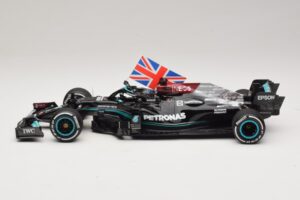 Mercedes AMG Petronas W12 E Performance L. Hamilton Winner British GP 2021 Minichamps 1:18 110211144 Смола — снимка 3 от 7