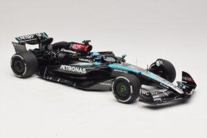 Mercedes AMG Petronas W15 E Performance G. Russell 2024 Minichamps 1:18 110240163 Смола — снимка 4 от 7