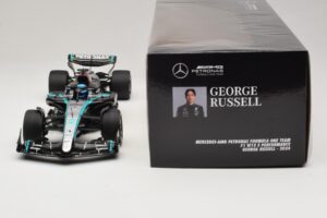 Mercedes AMG Petronas W15 E Performance G. Russell 2024 Minichamps 1:18 110240163 Смола — снимка 6 от 7