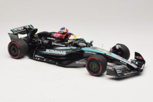 Mercedes AMG Petronas W15 E Performance L. Hamilton Winner British GP 2024 Minichamps 1:18 110241244 Смола — снимка 4 от 7