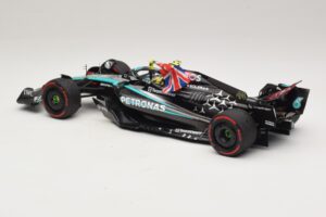 Mercedes AMG Petronas W15 E Performance L. Hamilton Winner British GP 2024 Minichamps 1:18 110241244 Смола — снимка 5 от 7
