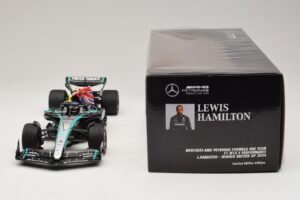Mercedes AMG Petronas W15 E Performance L. Hamilton Winner British GP 2024 Minichamps 1:18 110241244 Смола — снимка 6 от 7