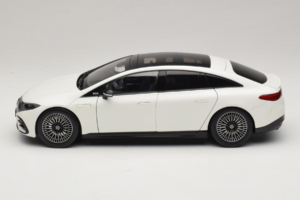 Mercedes EQS V297 Manufaktur Opalite White NZG 1:18 B66961049 Метал — снимка 4 от 8