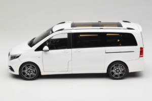 Mercedes V-Class W447 AMG Line Бял Norev 1:18 183876 Метал — снимка 5 от 8