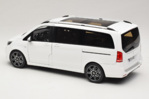 Mercedes V-Class W447 AMG Line Бял Norev 1:18 183876 Метал — снимка 7 от 8