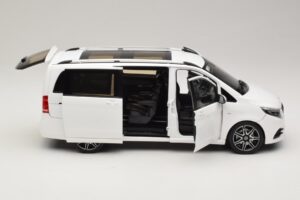 Mercedes V-Class W447 AMG Line Бял Norev 1:18 183876 Метал — снимка 4 от 8