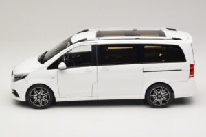 Mercedes V-Class W447 AMG Line Бял Norev 1:18 183876 Метал — снимка 5 от 8