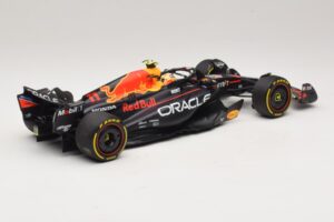 Oracle Red Bull Racing RB19 S. Perez Abu Dhabi GP 2023 Minichamps 1:18 110232311 Смола — снимка 2 от 7