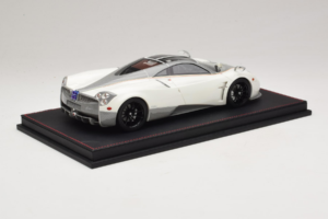 Pagani Huayra Luminous Green AB 1:18 REMC041 Смола — снимка 3 от 7