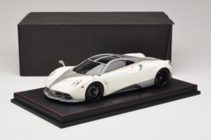 Pagani Huayra Luminous Green AB 1:18 REMC041 Смола — снимка 7 от 7