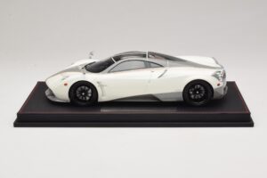 Pagani Huayra Luminous Green AB 1:18 Pagani Huayra Luminous Green AB 1:18 REMC041 Смола