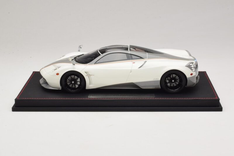 Pagani Huayra Luminous Green AB 1:18 REMC041 Смола