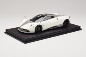 Pagani Huayra Luminous Green AB 1:18 REMC041 Смола — снимка 2 от 7