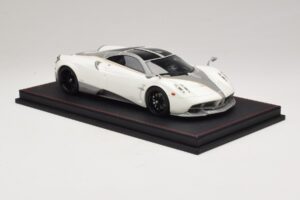 Pagani Huayra Luminous Green AB 1:18 REMC041 Смола — снимка 4 от 7