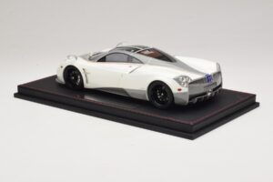 Pagani Huayra Luminous Green AB 1:18 REMC041 Смола — снимка 5 от 7