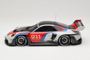 Porsche 911 992 GT3 R Rennsport GT Spirit 1:18 GT495 Смола — снимка 3 от 6