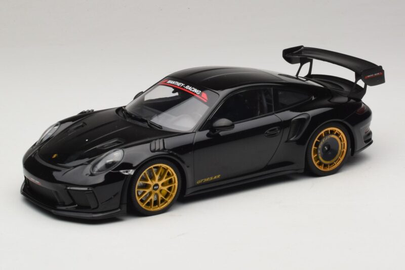 Porsche 911 992 GT3 RS Manthey Racing Черен със Златни Джанти Minichamps 1:18 MR-911-GT3RS-1804 Метал