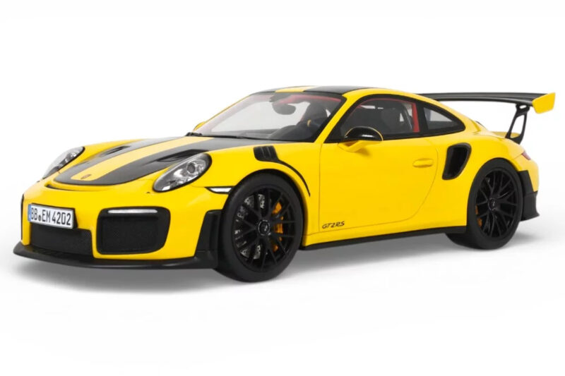 Porsche 911 GT2 RS 991.2 Nurburgring Lap Record Жълт GT Spirit 1:18 GT972 Смола
