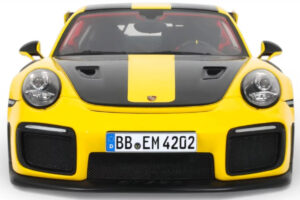 Porsche 911 GT2 RS 991.2 Nurburgring Lap Record Жълт GT Spirit 1:18 GT972 Смола — снимка 4 от 5