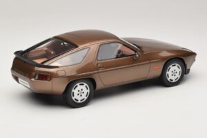 Porsche 928 S Tobacco Metallic GT Spirit 1:18 GT1005 Смола — снимка 2 от 6