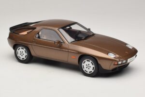 Porsche 928 S Tobacco Metallic GT Spirit 1:18 GT1005 Смола — снимка 4 от 6
