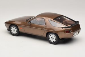 Porsche 928 S Tobacco Metallic GT Spirit 1:18 GT1005 Смола — снимка 5 от 6