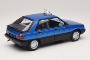 Renault 11 GTL Taxi James Bond MCG 1:18 MCG18833 Метал — снимка 2 от 6