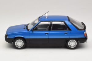 Renault 11 GTL Taxi James Bond MCG 1:18 MCG18833 Метал — снимка 3 от 6