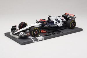 Scuderia AlphaTauri AT04 D. Ricciardo Hungarian GP 2023 Minichamps 1:18 117231203 Смола