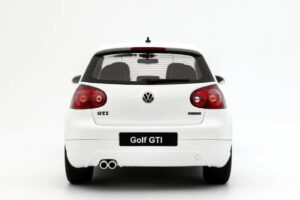 Volkswagen Golf GTI Mk5 Edition 30 Candy White Otto 1:18 OT1250 Смола — снимка 5 от 5