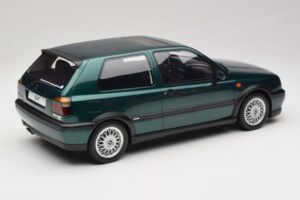 Volkswagen Golf Mk3 VR6 Carat Dragon Green Otto 1:12 G099 Смола — снимка 2 от 6