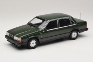 Volvo 740 GL Тъмнозелен Minichamps 1:18 155171702 Метал