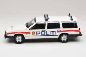Volvo 740 GL Комби Politi Norway Minichamps 1:18 155171796 Метал — снимка 3 от 6