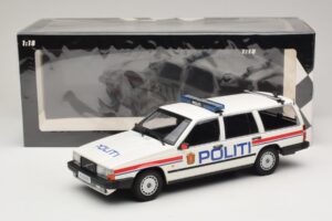 Volvo 740 GL Комби Politi Norway Minichamps 1:18 155171796 Метал — снимка 6 от 6