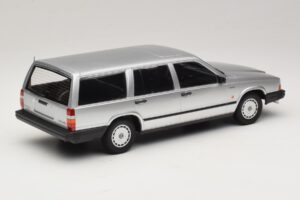 Volvo 740 GL Комби Сребърен Minichamps 1:18 155171770 Метал — снимка 2 от 6