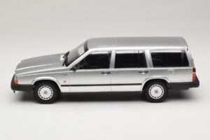 Volvo 740 GL Комби Сребърен Minichamps 1:18 155171770 Метал — снимка 3 от 6