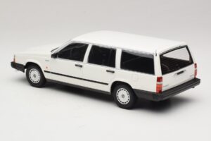 Volvo 740 GL Комби Бял Minichamps 1:18 155171772 Метал — снимка 5 от 6