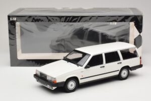 Volvo 740 GL Комби Бял Minichamps 1:18 155171772 Метал — снимка 6 от 6