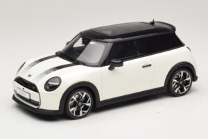 Mini Cooper S F66 Nanuq White Metallic Otto 1:18 Mini Cooper S F66 Nanuq White Metallic Otto 1:18 OT1245 Смола