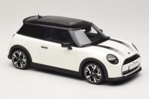 Mini Cooper S F66 Nanuq White Metallic Otto 1:18 OT1245 Смола — снимка 4 от 6